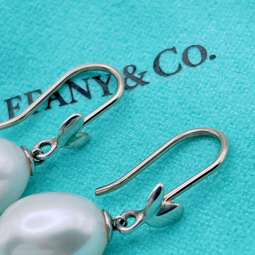 Tiffany & Co. ピアス　オリーブ　パール　フック　リーフ