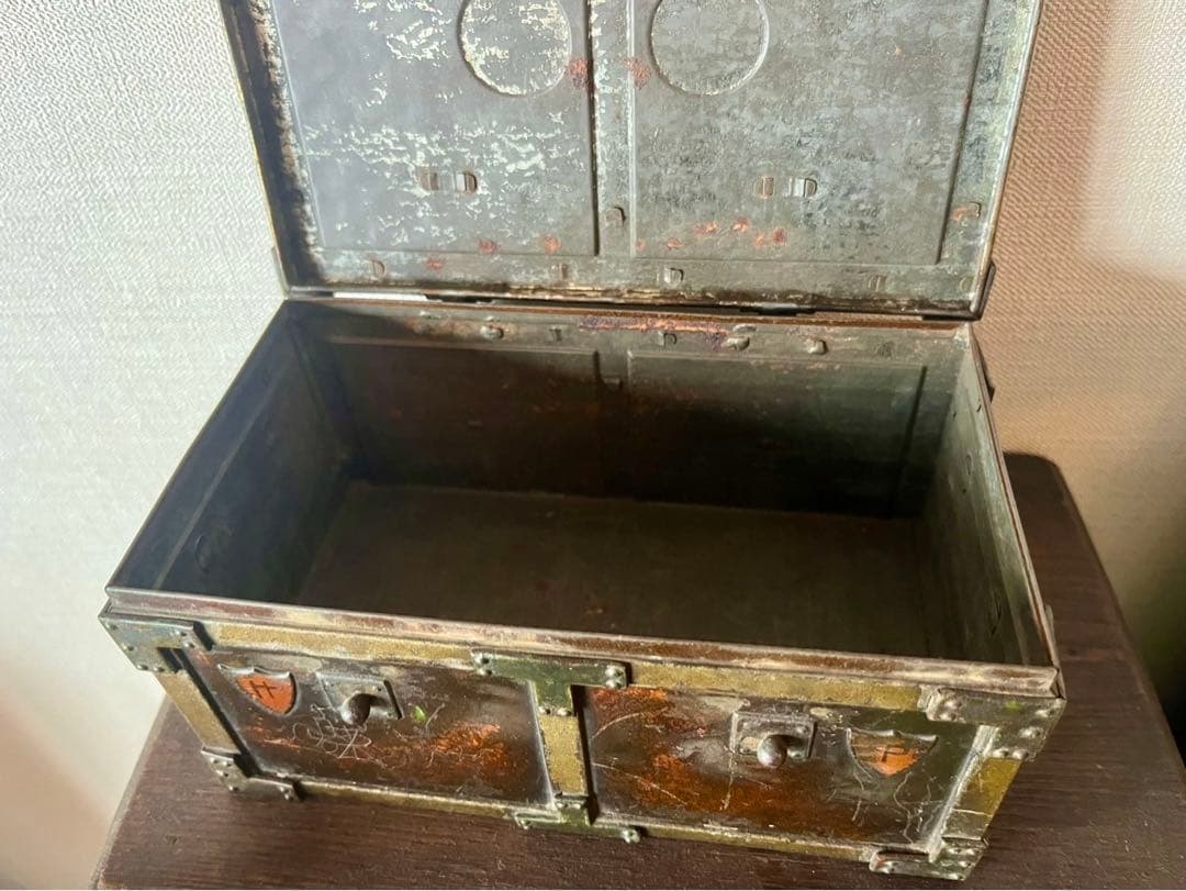 イギリス アンティーク huntley and palmers ビスケット缶