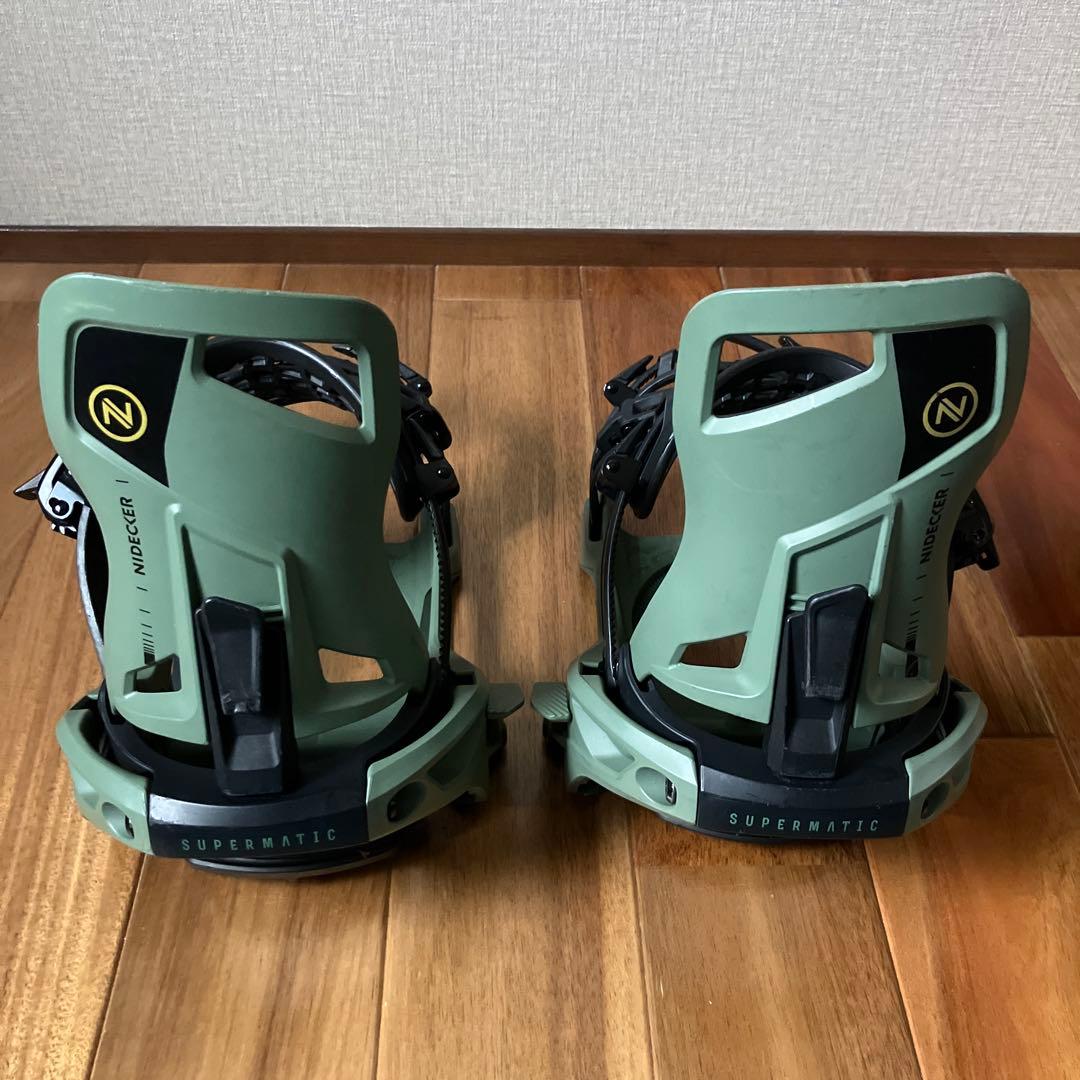 ナイデッカー　スーパーマチック　オリーブ　Mサイズ