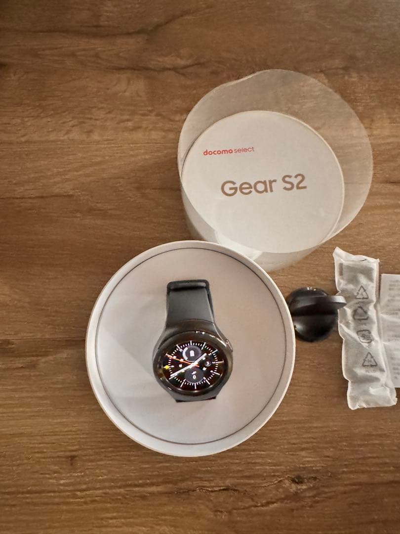 【ほぼ新品】galaxy docomoselect Gear S2