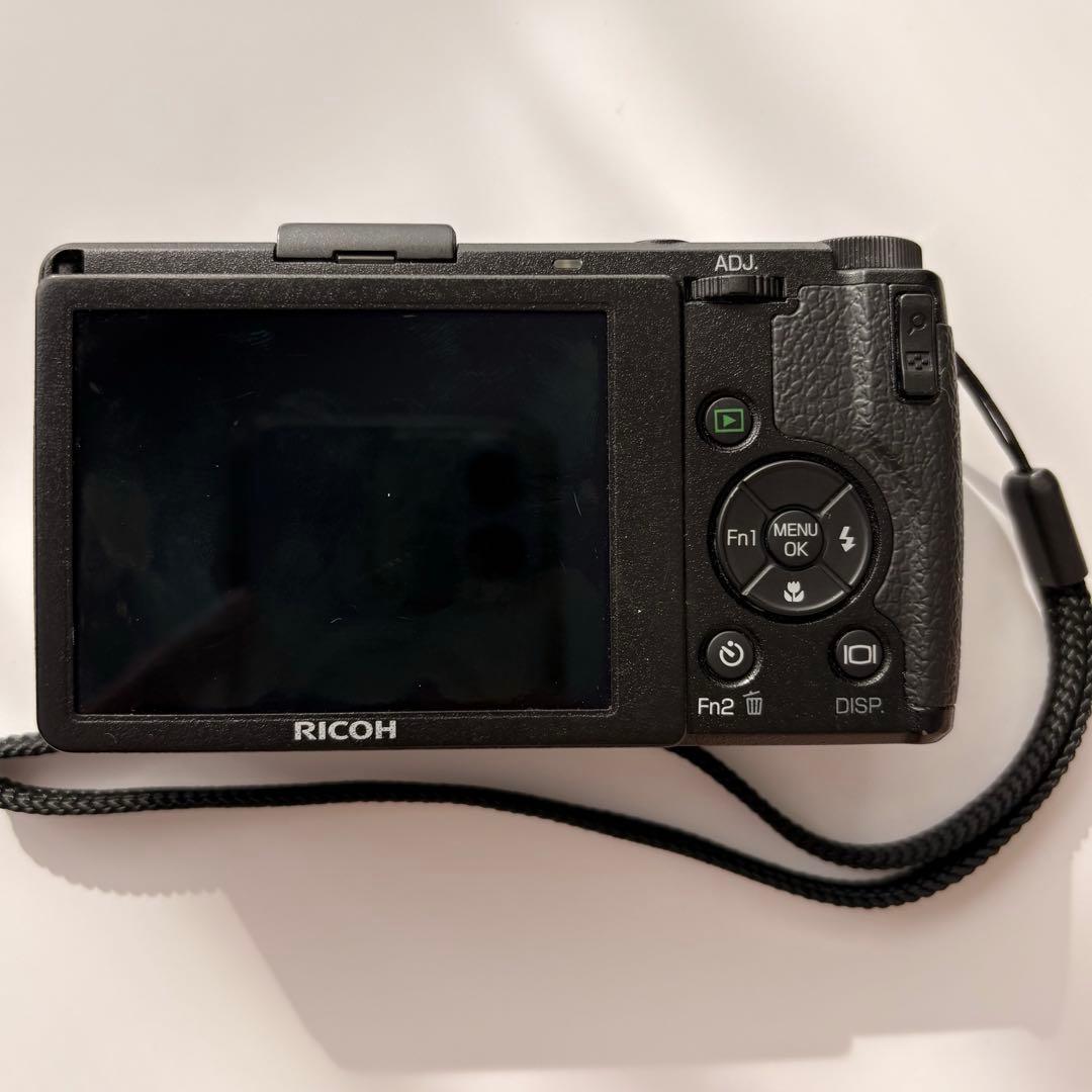 RICOH GR DIGITAL IVバッテリー+充電器+説明書付き