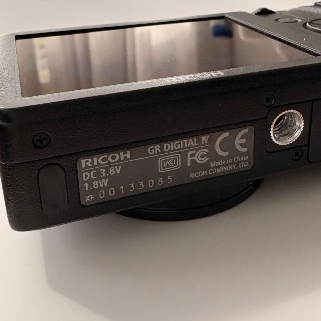 RICOH GR DIGITAL IVバッテリー+充電器+説明書付き