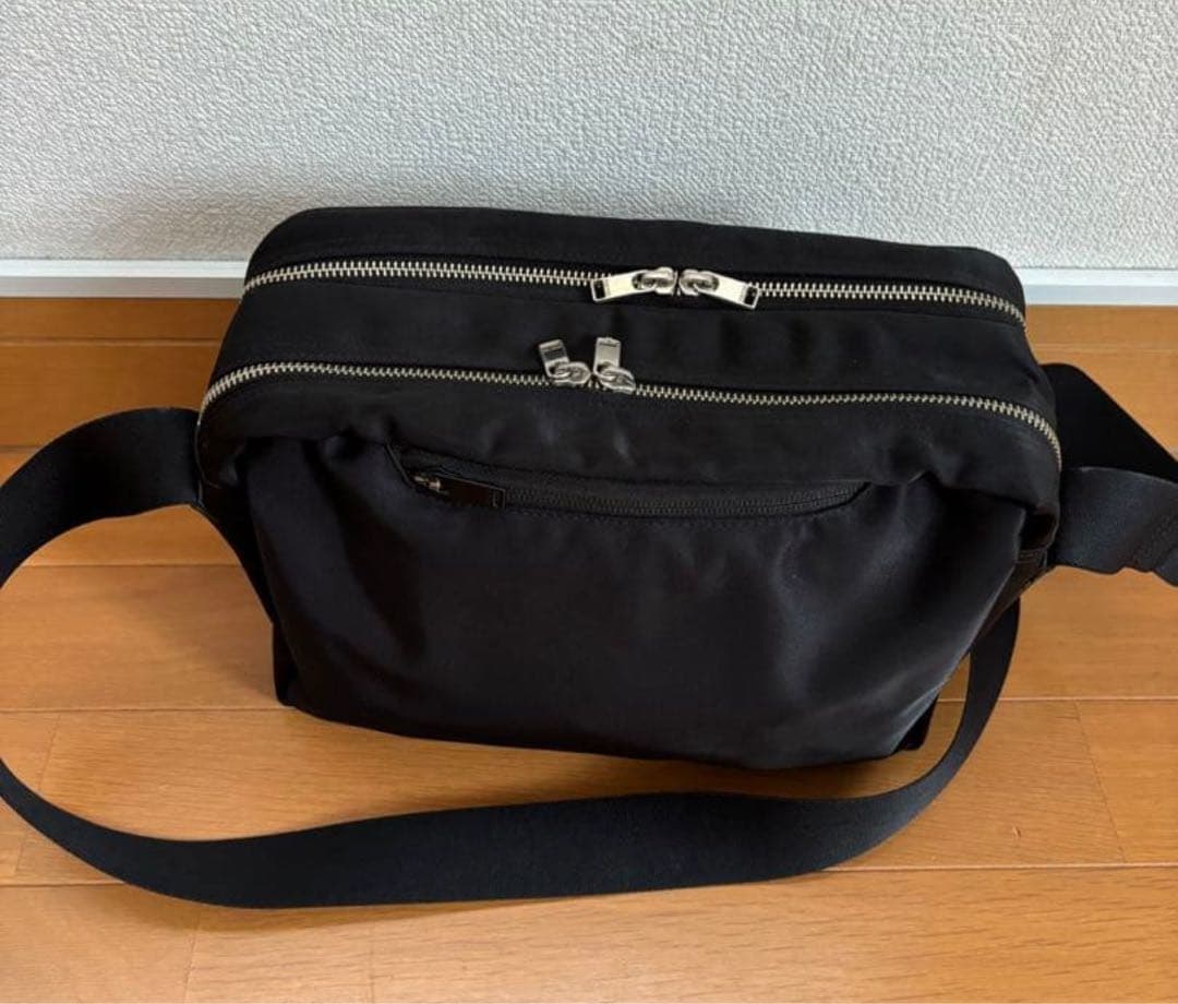 レオ様 ポーター PORTER LIFT リフト ショルダーバッグ ／ブラック