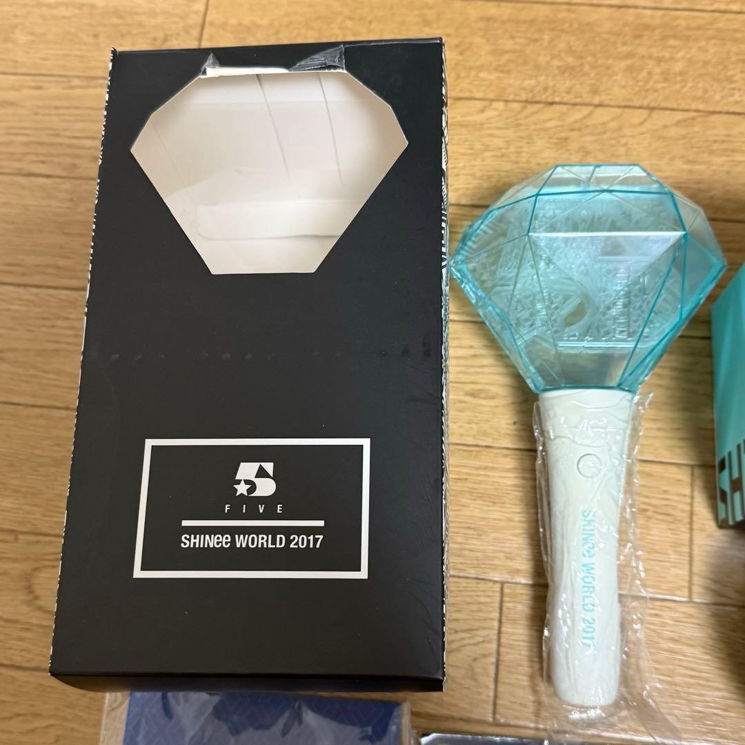 SHINee トレカ シャイニー DVD CD ペンライト 会報 グッズ