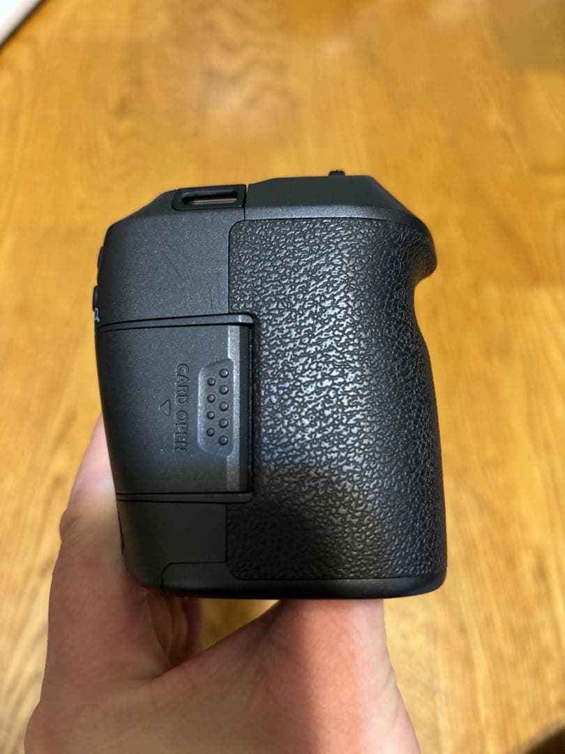 キヤノン　EOSRボディ