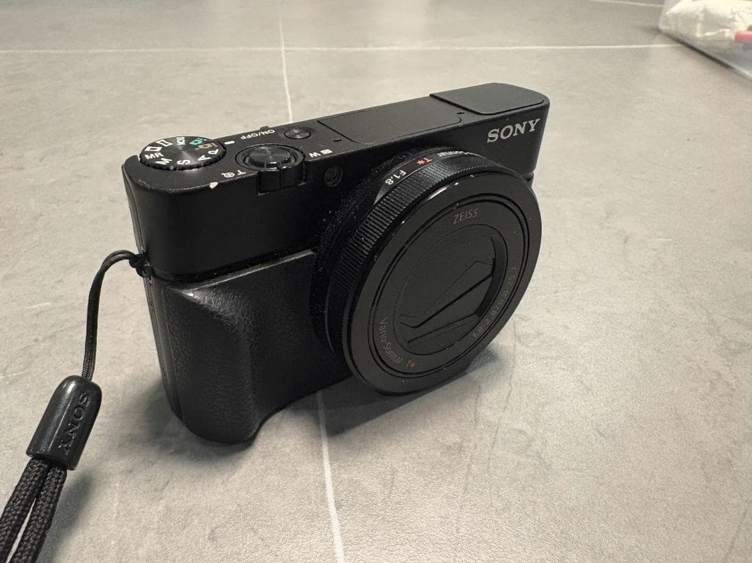 SONY DSC RX100M3 充電器・グリップ付き