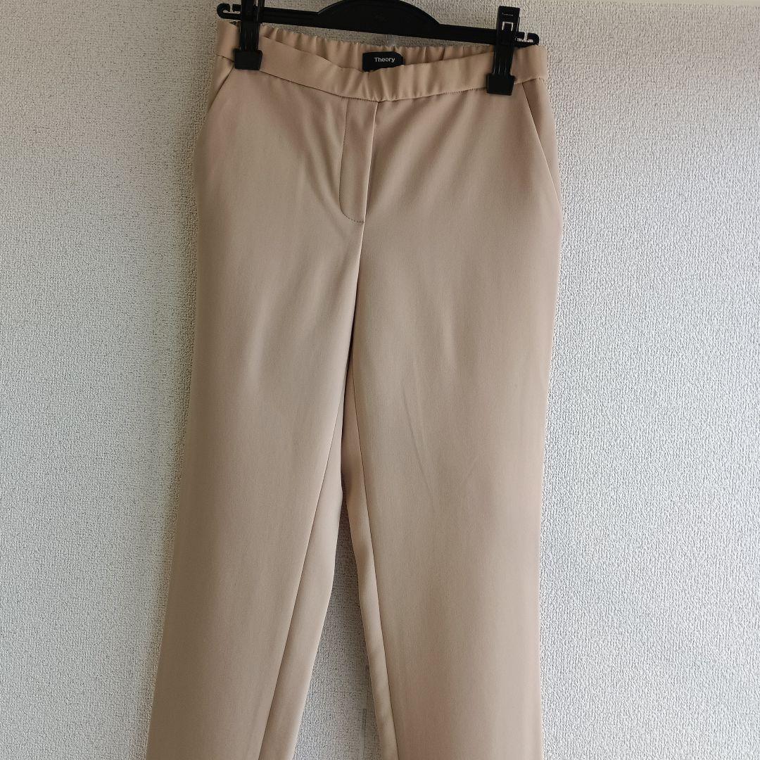 Theory ベージュ パンツスーツ