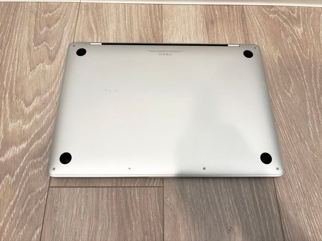 MacBook Pro 2019 13-inch メモリ8GB SSD256GB