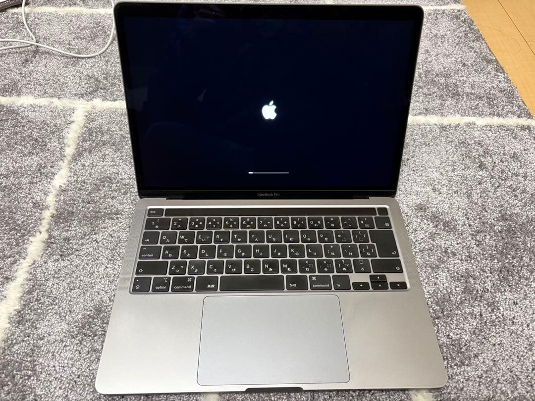 MacBook Pro 13インチ（2020年モデル）※充電器付き