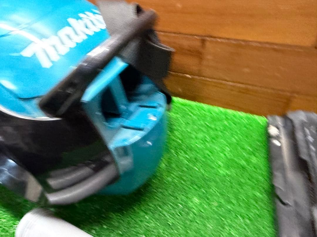 マキタサイクロン掃除機　充電式クリーナーCL500D 18V