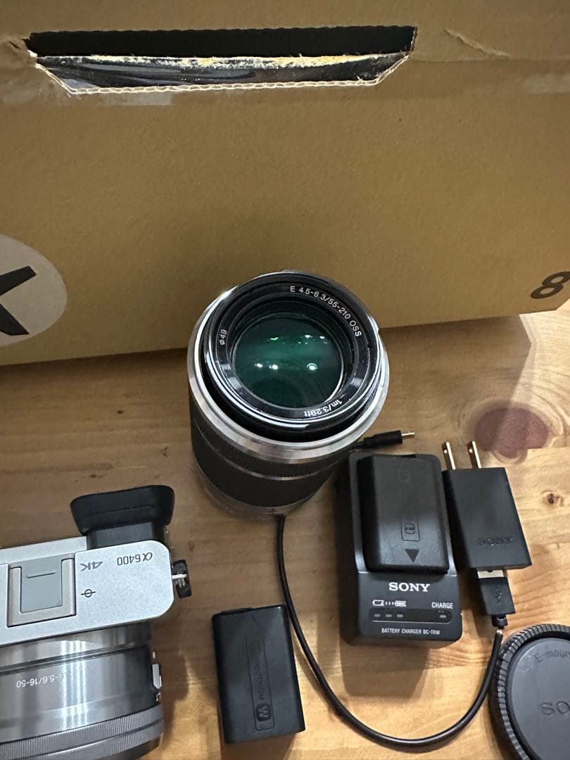 SONY α6400 ミラーレス一眼カメラ　ダブルズームキット【おまけ付き】