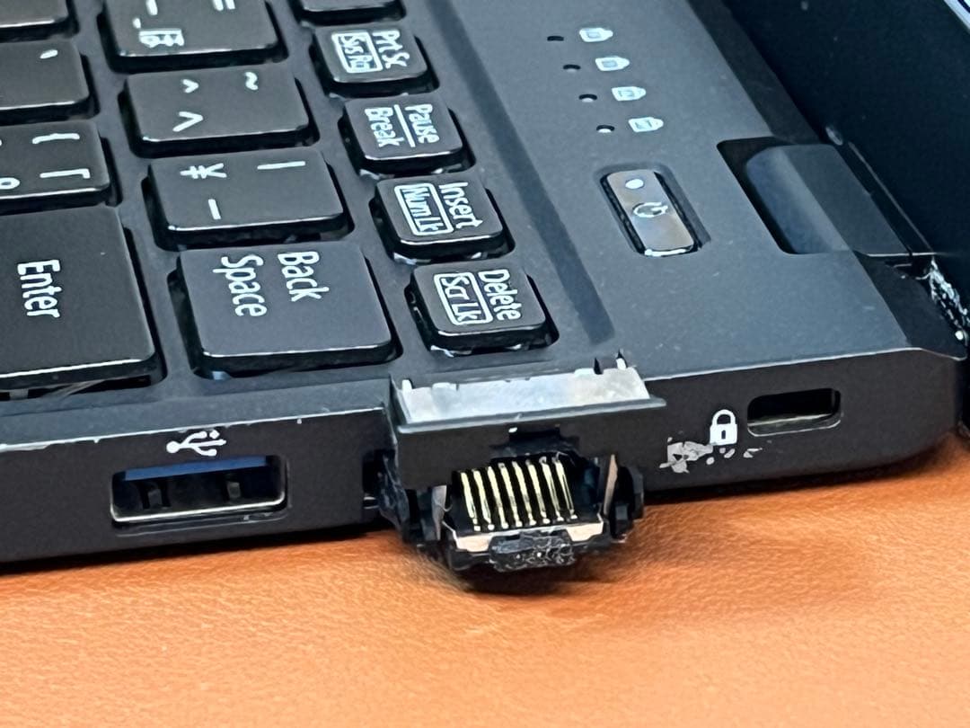 LIFEBOOK U939 i7-8665U FHD 8G 顔認証 256GB