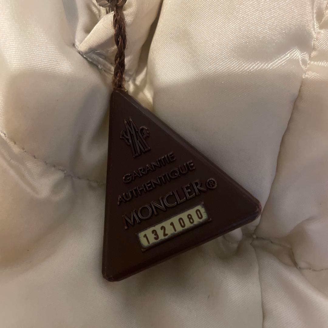 本日のみ日曜セール　MONCLER✩︎モンクレール　ダウンジャケット アイボリー