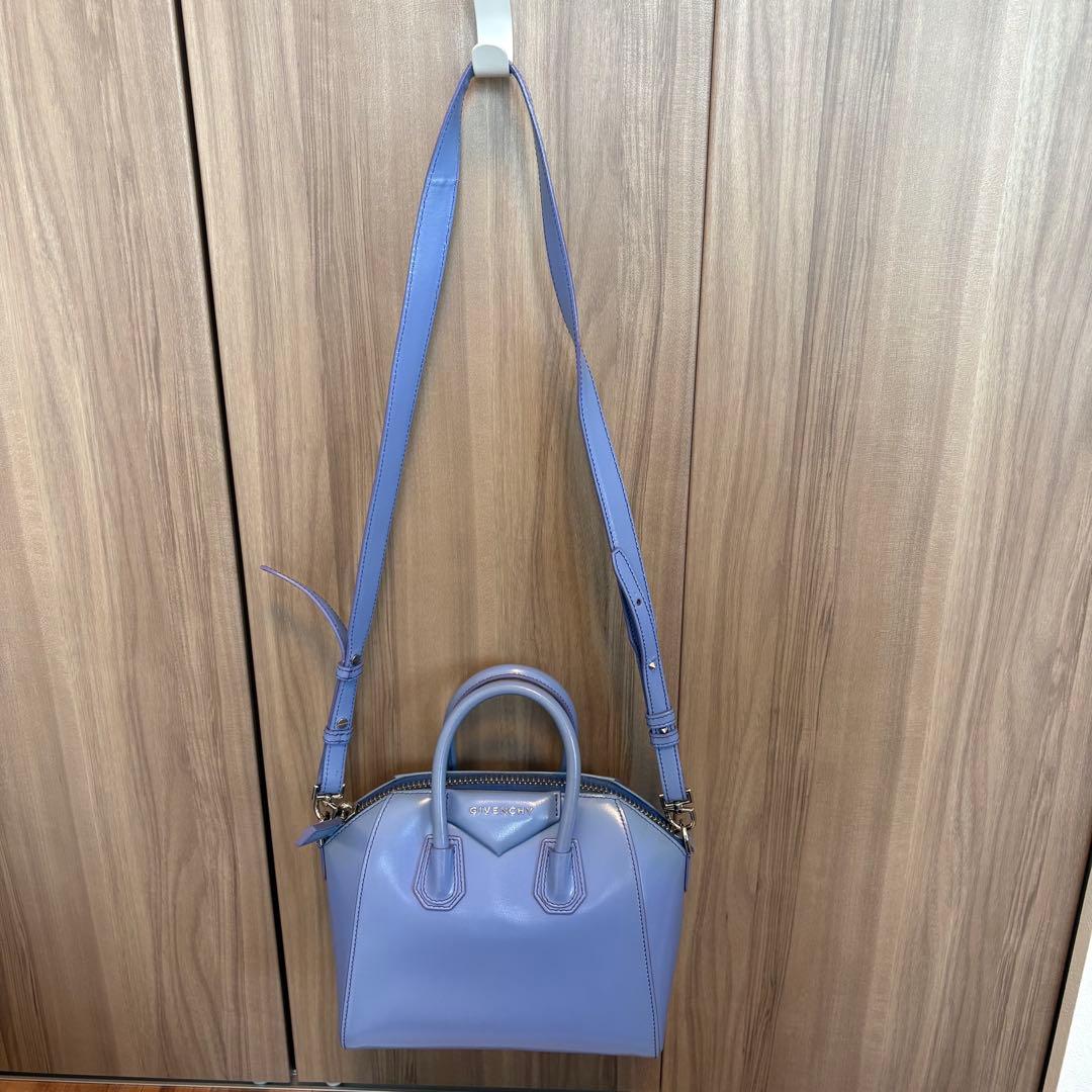 GIVENCHY アンティゴナ　ミニ　インディゴブルー　羊革100%