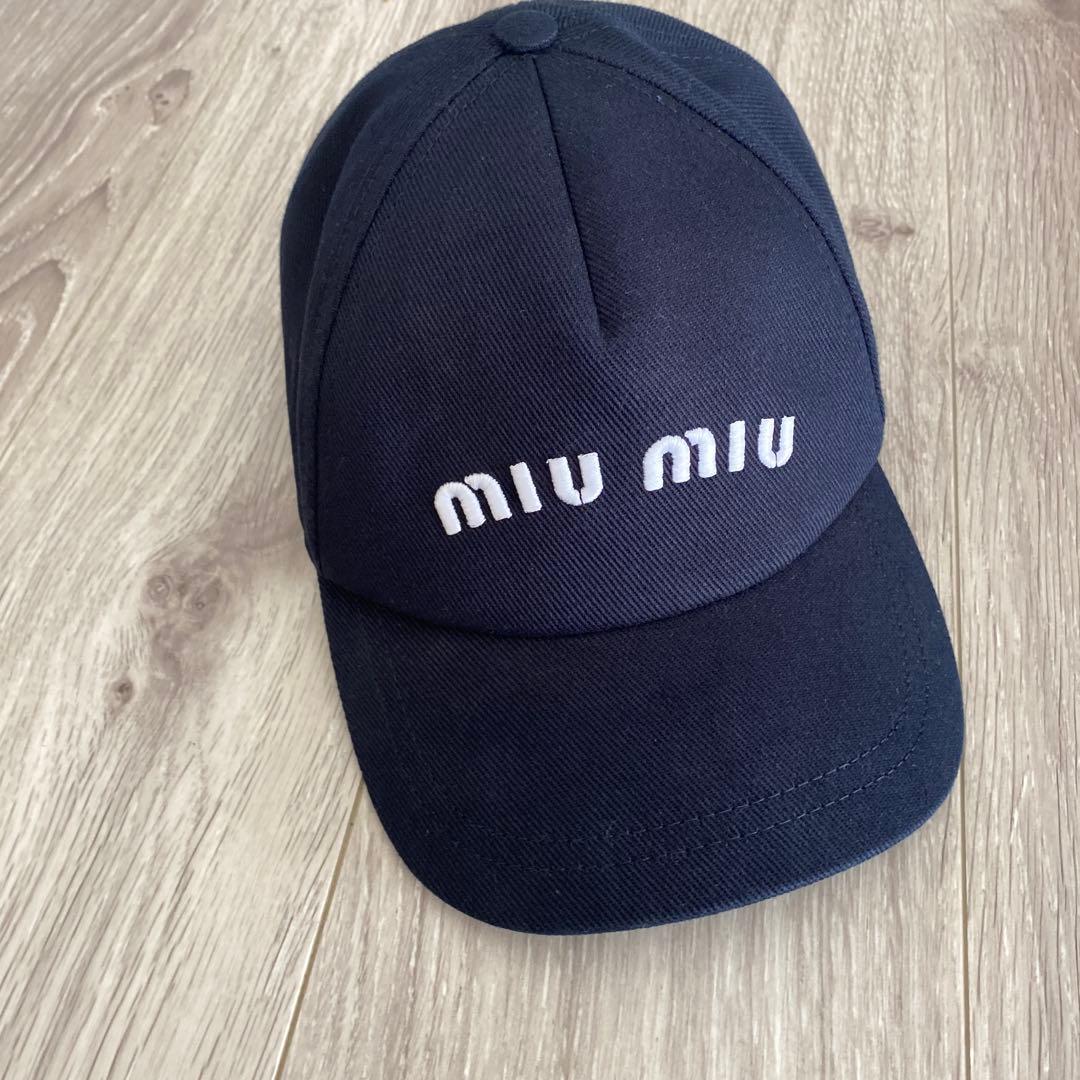 MIU MIU ベースボールキャップ
