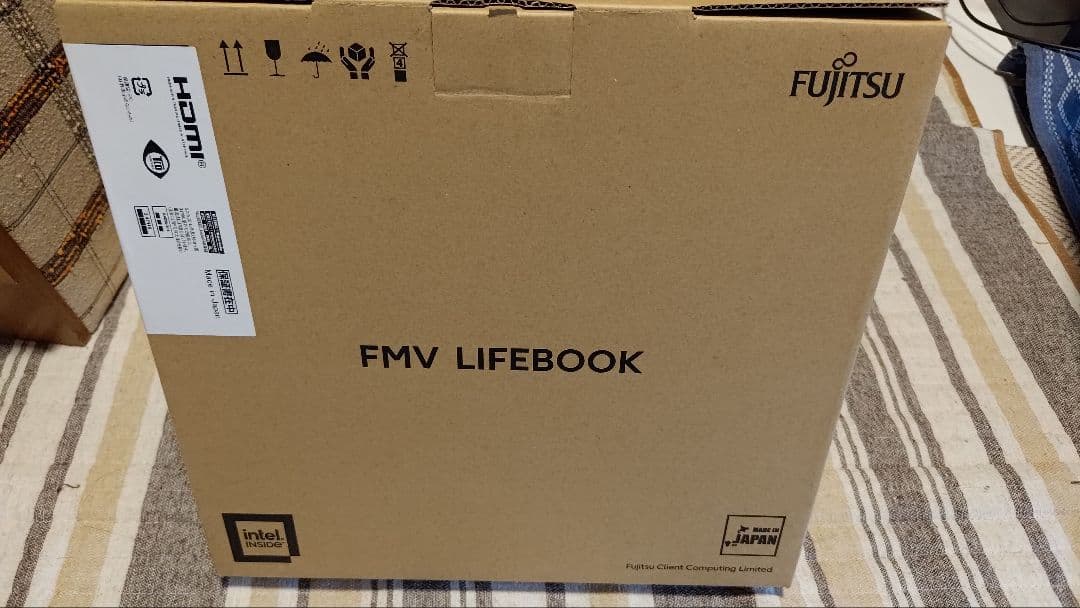 FMV U90J3B 黒 箱有　完動品　美品