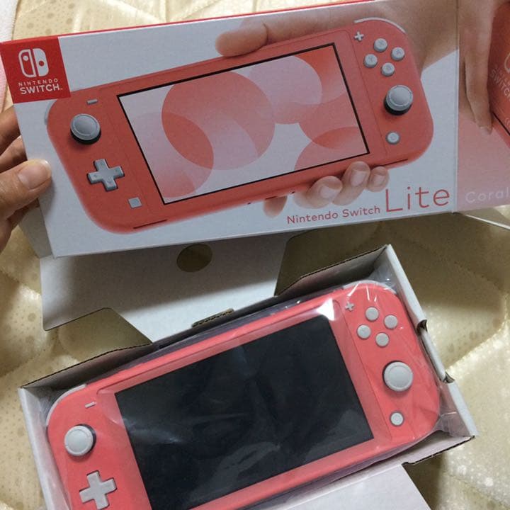 Nintendo Switch コーラル