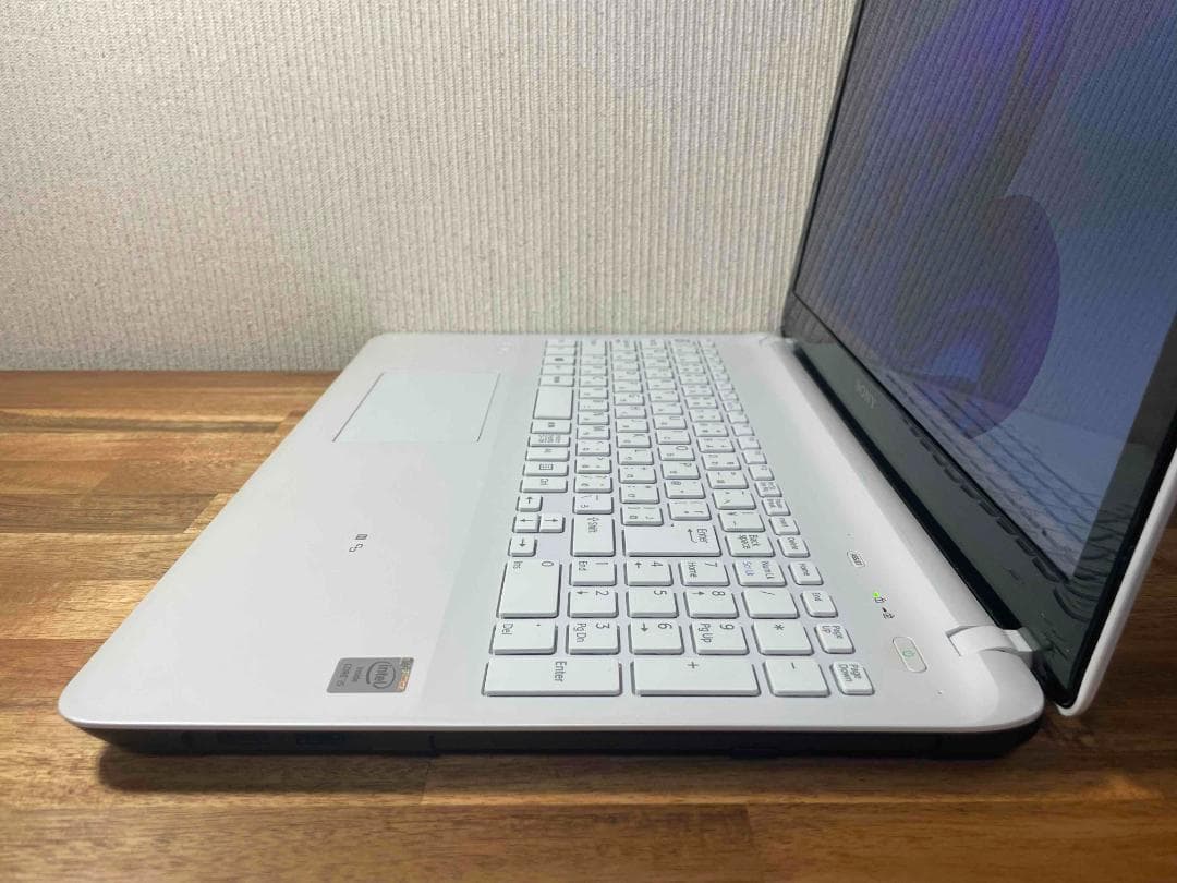 Win11搭載 SONY VAIO メモリ8GB新品SSD240GB 外装難あり