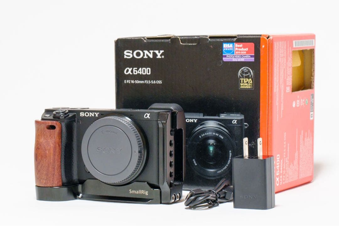 【美品】SONY α6400 ミラーレスカメラ（ボディのみ） ILCE-6400