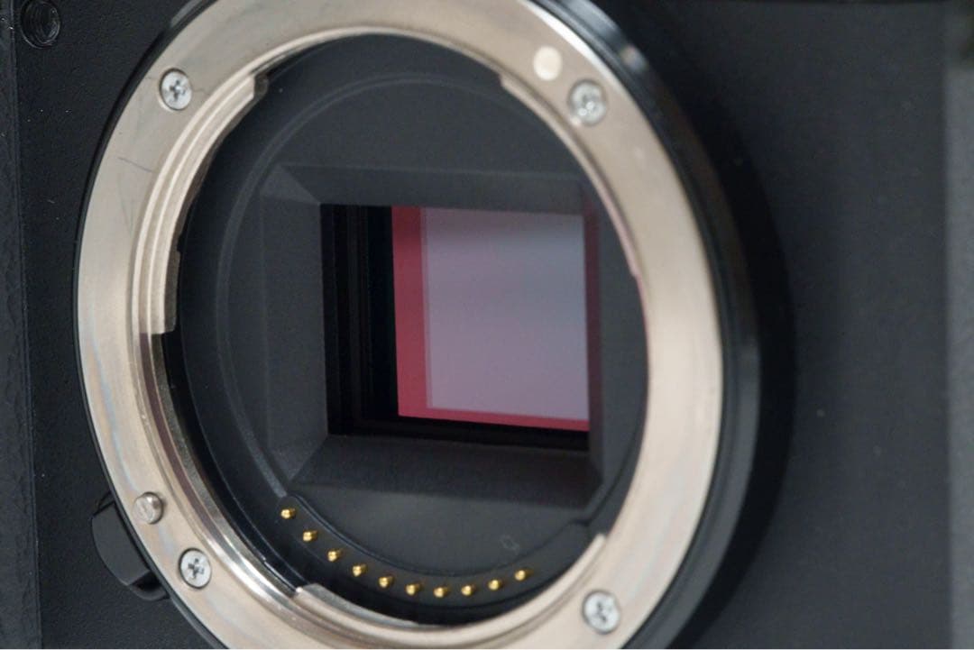 【美品】SONY α6400 ミラーレスカメラ（ボディのみ） ILCE-6400