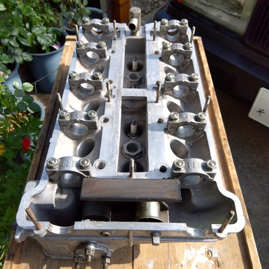 いすゞPFジェミニ シリンダーヘッドとバルブ2本