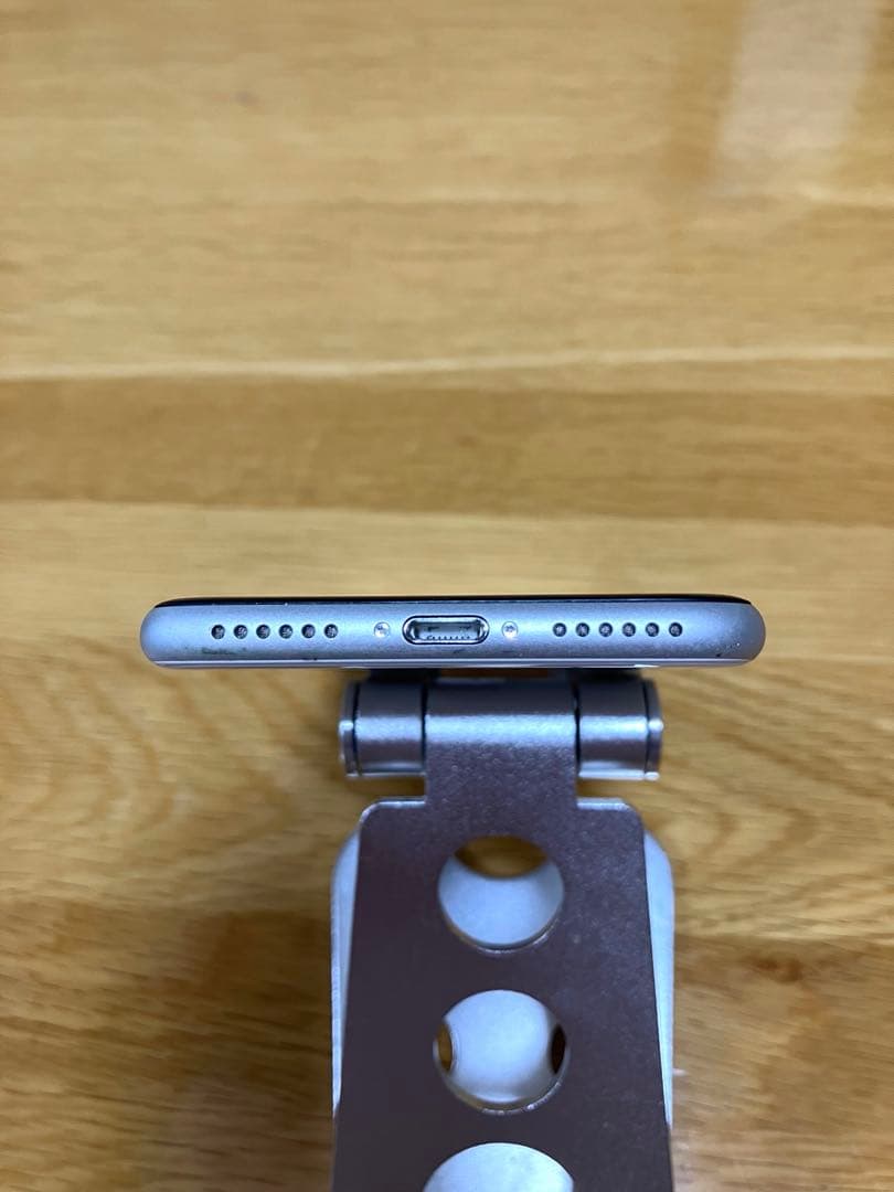 iPhone SE第2世代 ホワイト 64GB SIMフリー 本体のみ