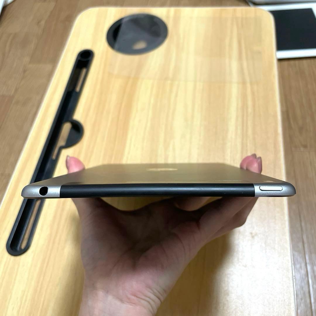 美品　Apple iPad mini4 128GB スペースグレイ セルラー