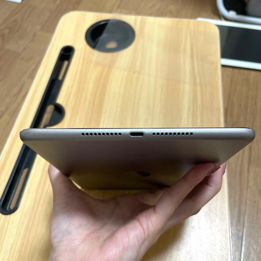 美品　Apple iPad mini4 128GB スペースグレイ セルラー