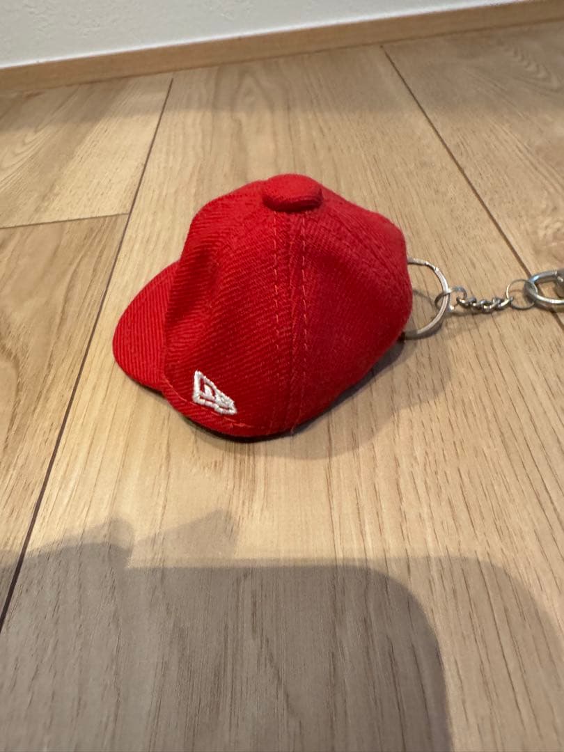 supreme new era キーホルダー