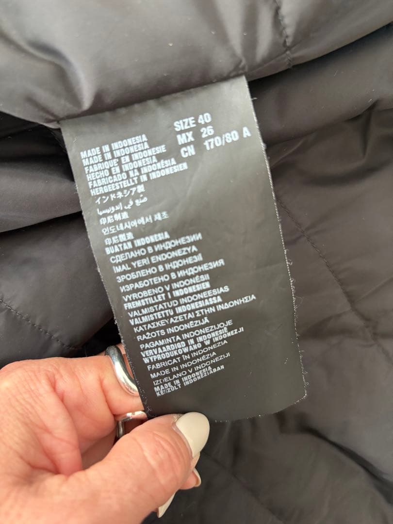 PRADフード付きブラックライトダウンジャケット