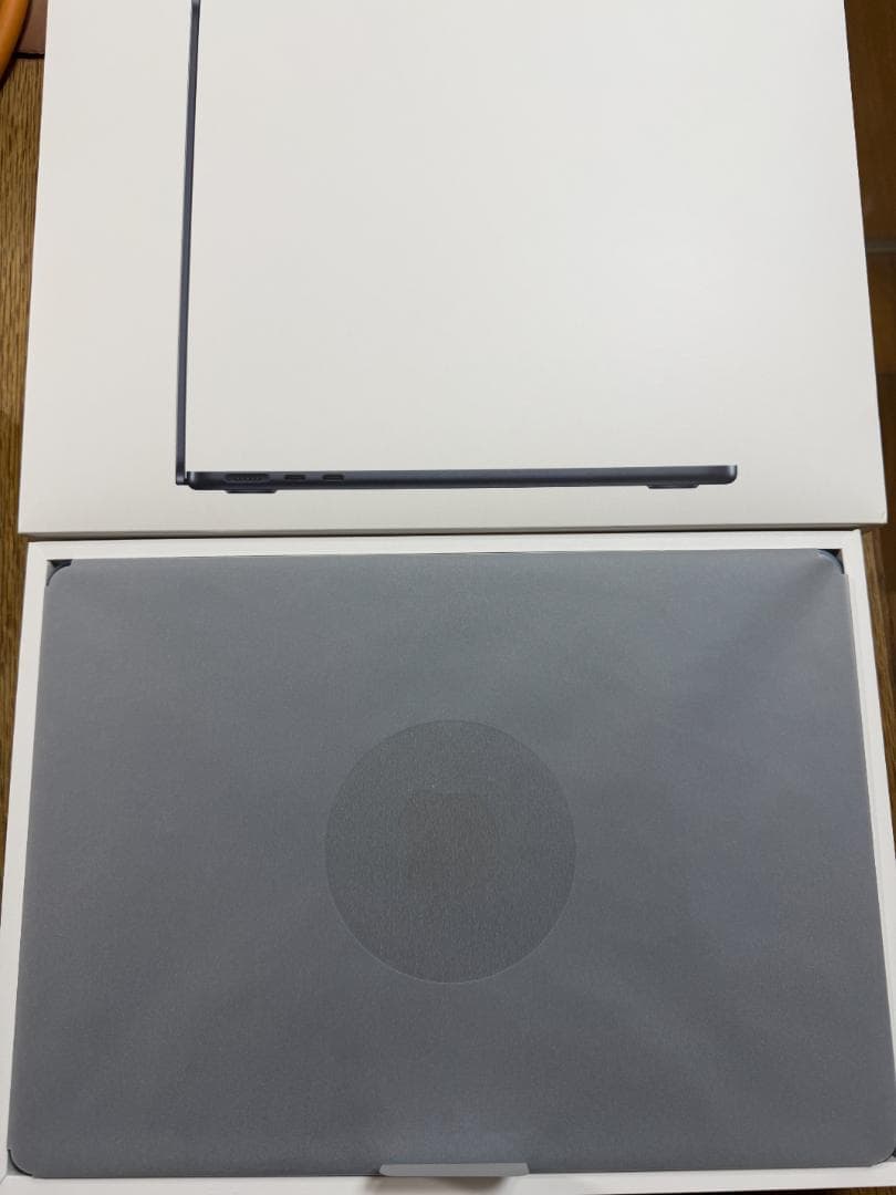 Apple MacBook Air (M2) 本体