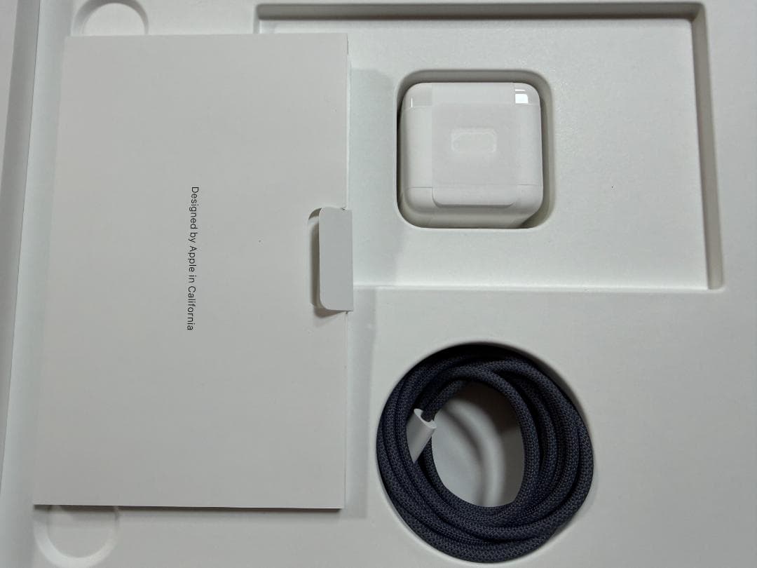 Apple MacBook Air (M2) 本体