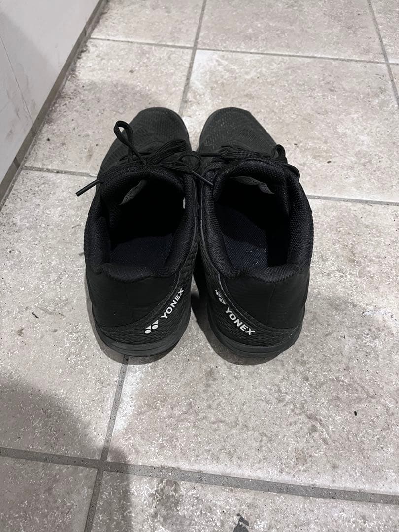 YONEX ブラック テニスシューズ　パワークッションアドアクセル