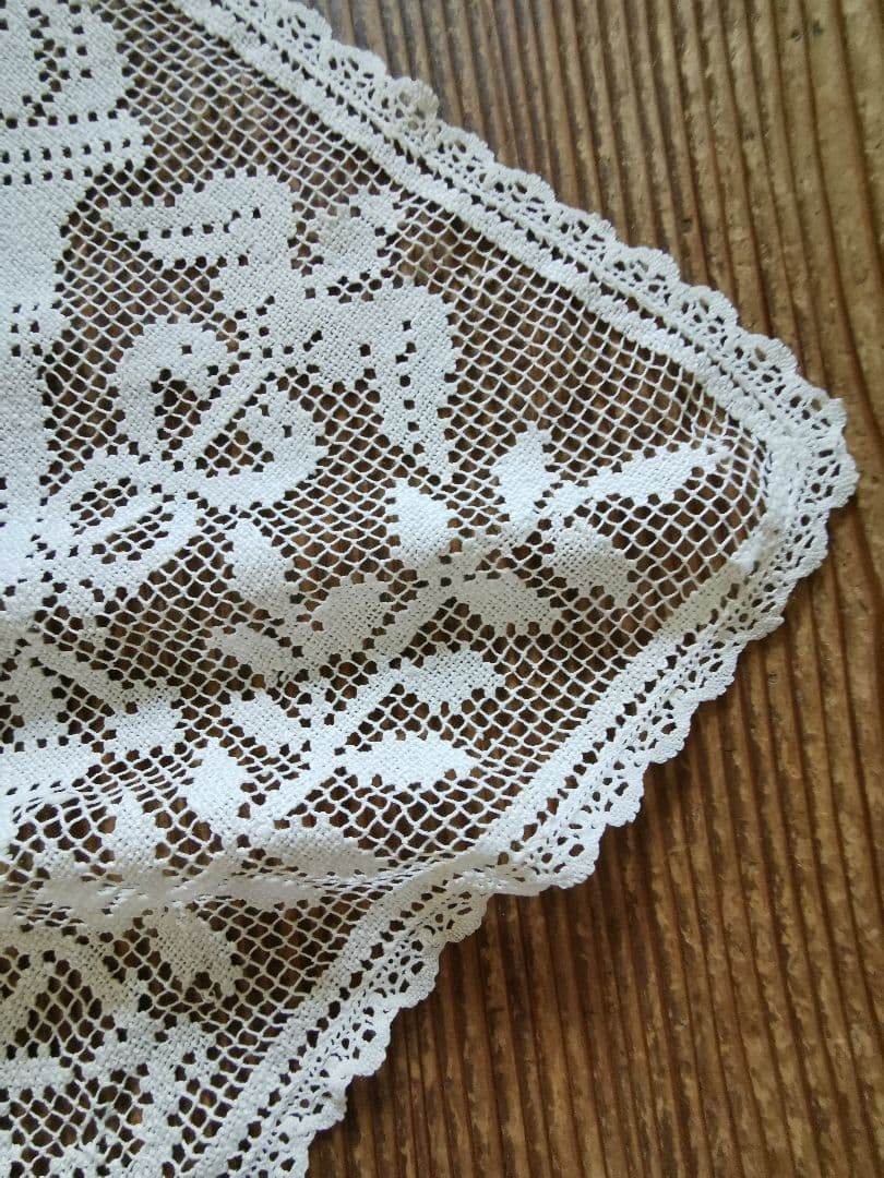 アンティーク フィレレース 聖火と鳩とオリーブ 透かしパネル スカラップ装飾