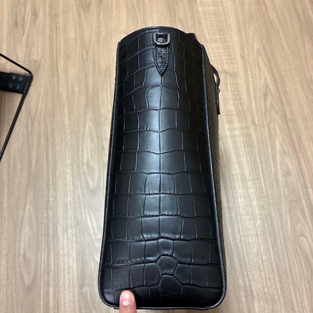 jimmy choo 型押しトート