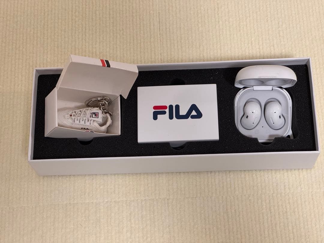 【限定品】【値下げ】Samsung FILA ワイヤレスイヤホン ホワイト