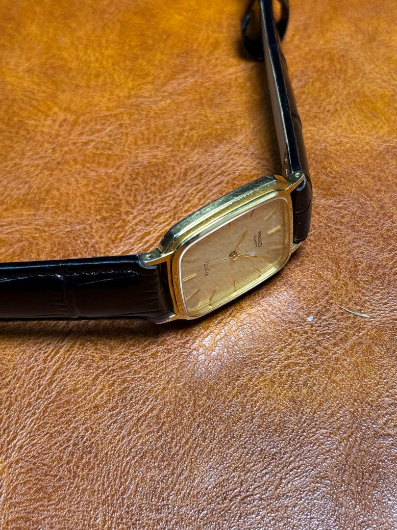 A93 希少 稼動品 SEIKO DOLCE スクエア型　80年代