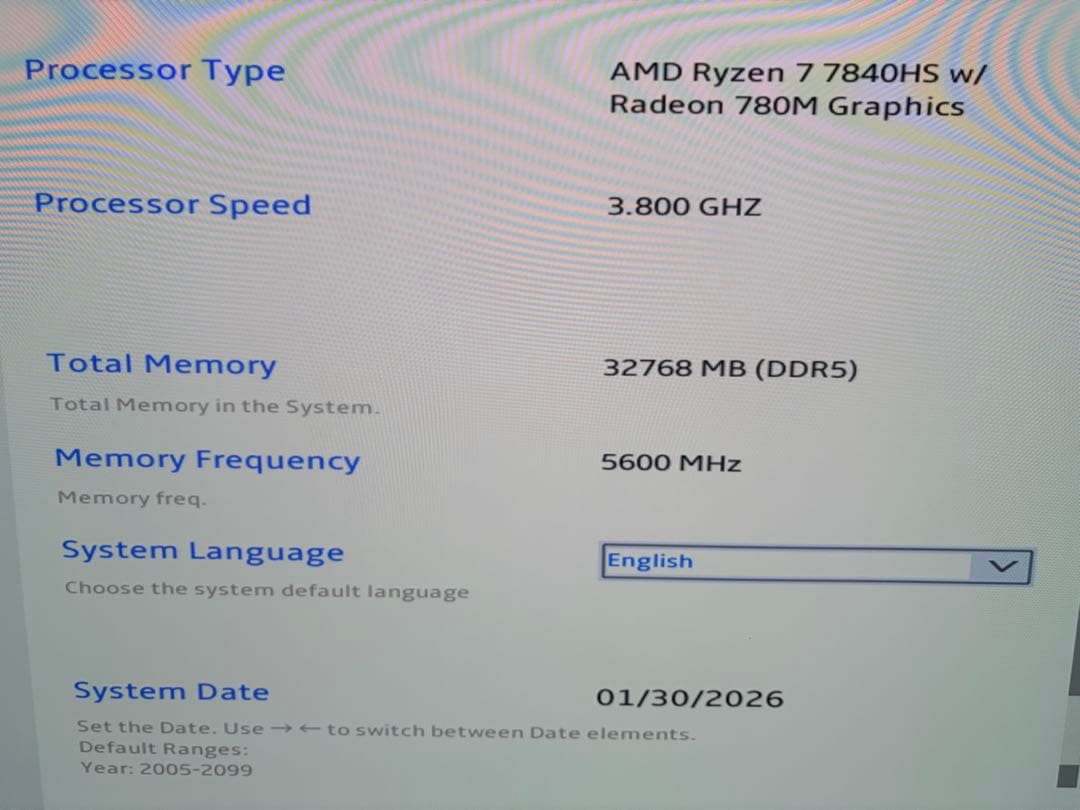 ミニPC Minisforum UM780XTX AMD 7840HS Mini-PC