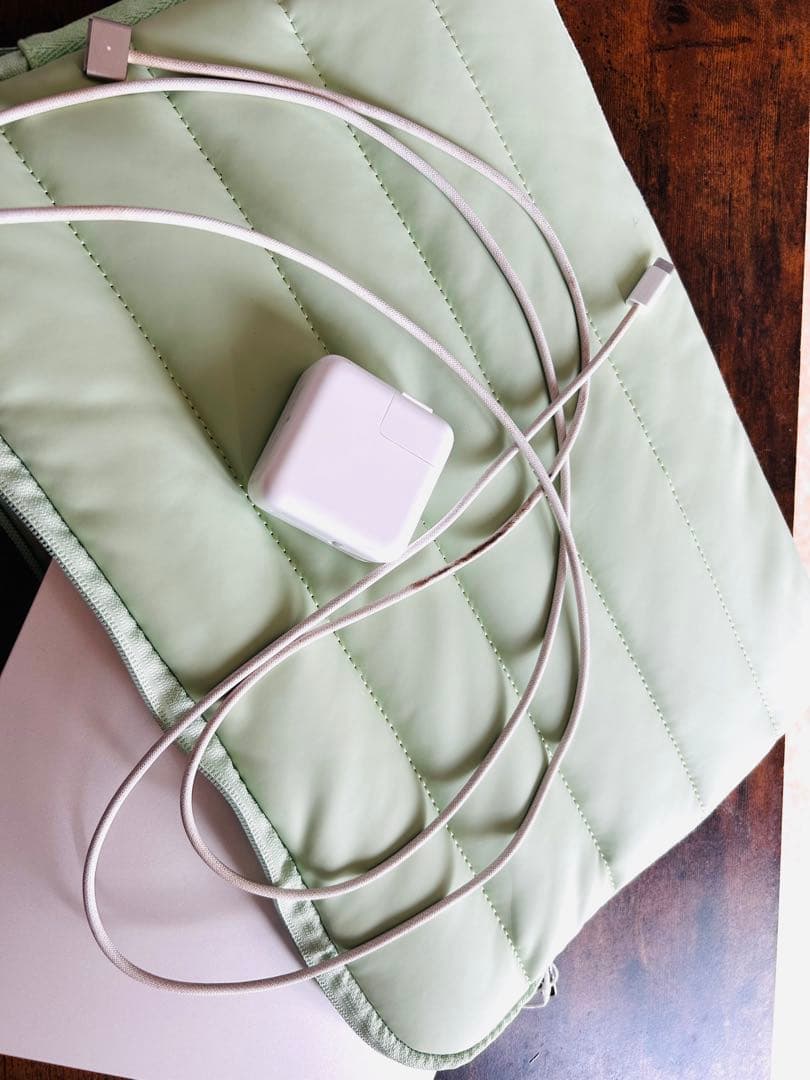 MacBook Air (M2, 2022) シルバー8GB