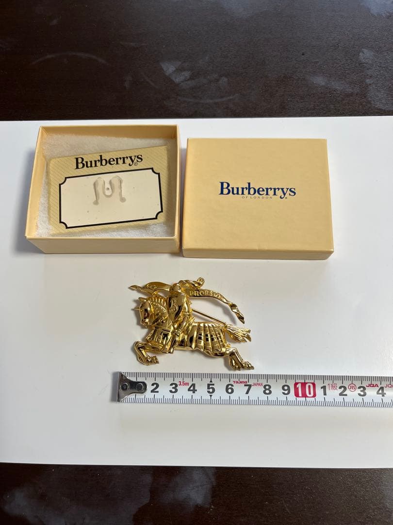Burberrys ゴールド 馬のブローチ(バーバリープローサム)