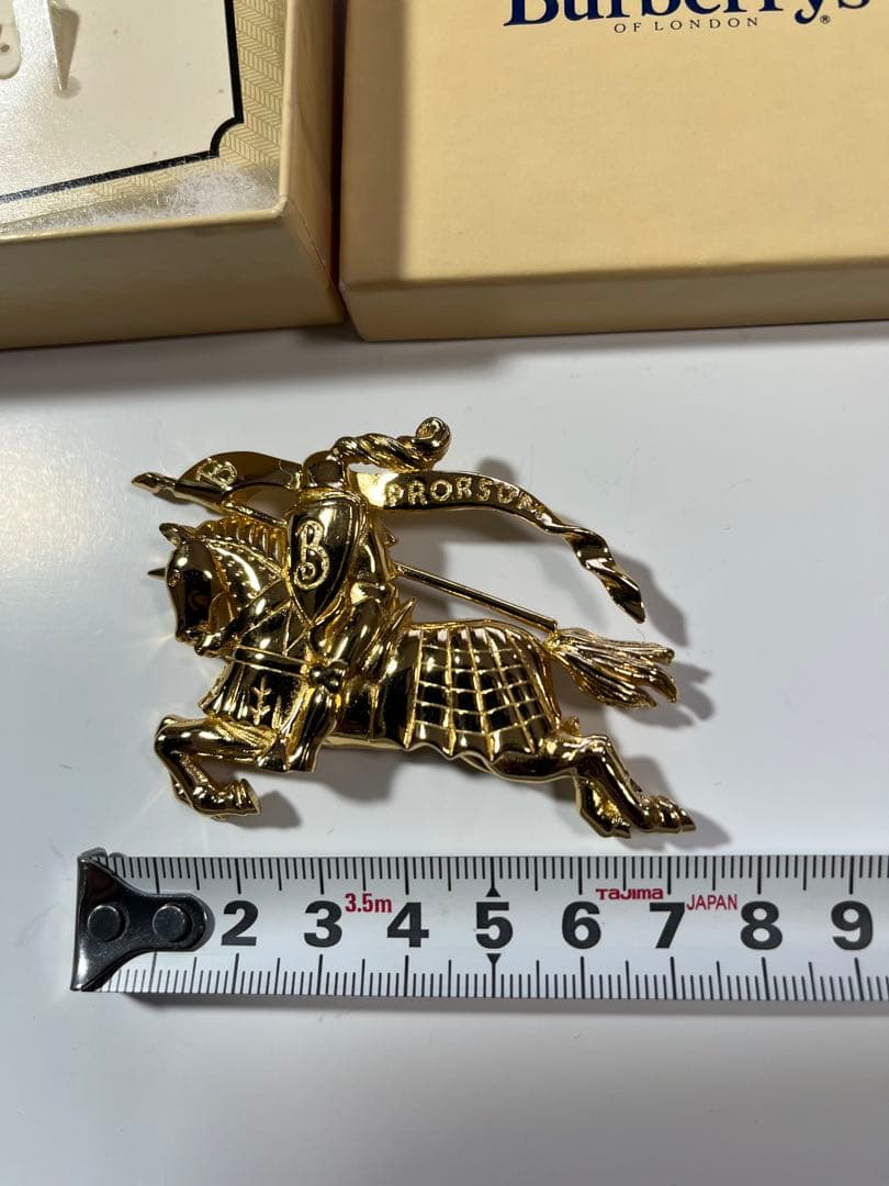 Burberrys ゴールド 馬のブローチ(バーバリープローサム)
