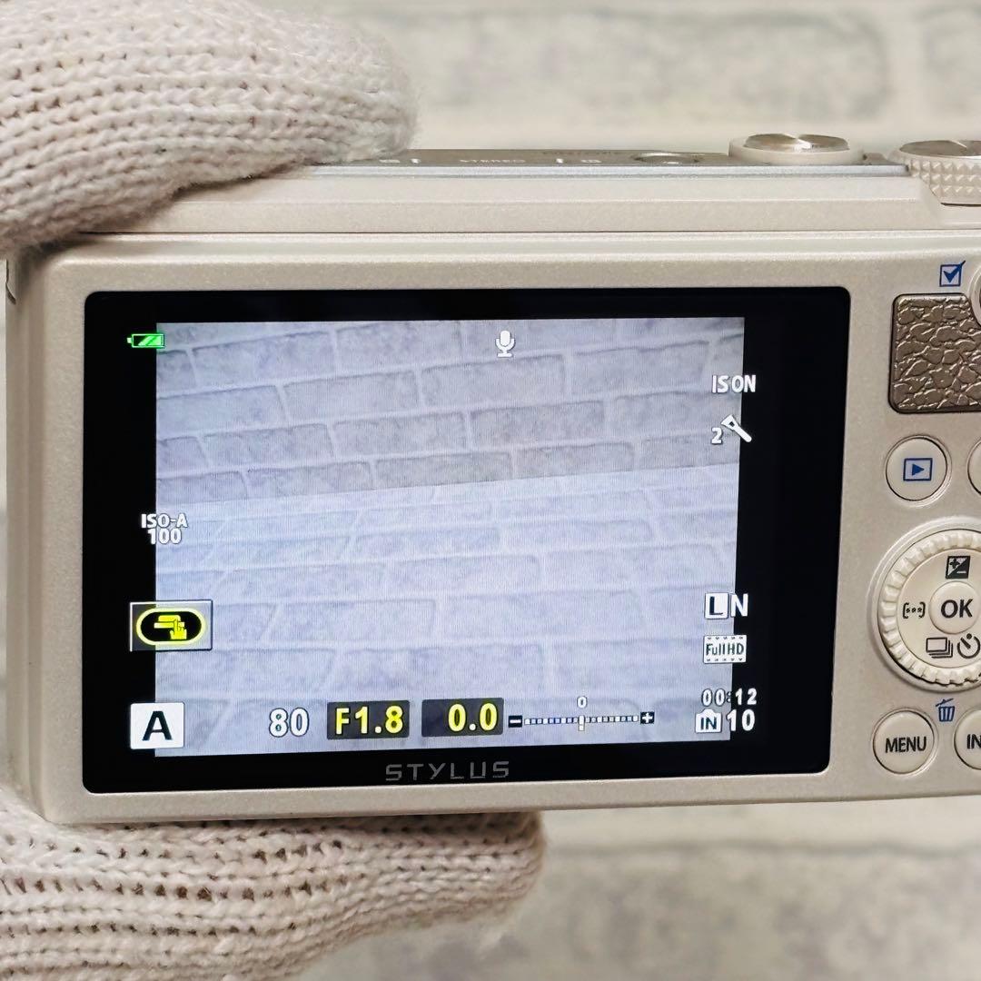 OLYMPUS STYLUS XZ-10 コンデジ　ホワイト　箱付き