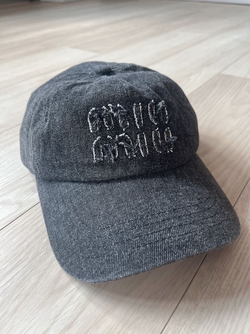 miumiu ダークグレー 刺繍ロゴ デニムベースボールキャップ　帽子