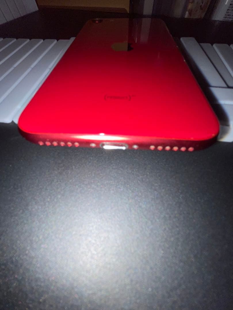 iPhone SE 第2世代　レッド　本体のみ