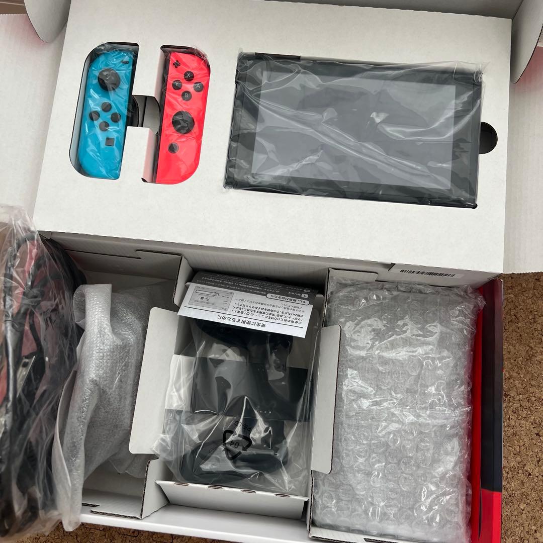 Nintendo Switch 任天堂　本体