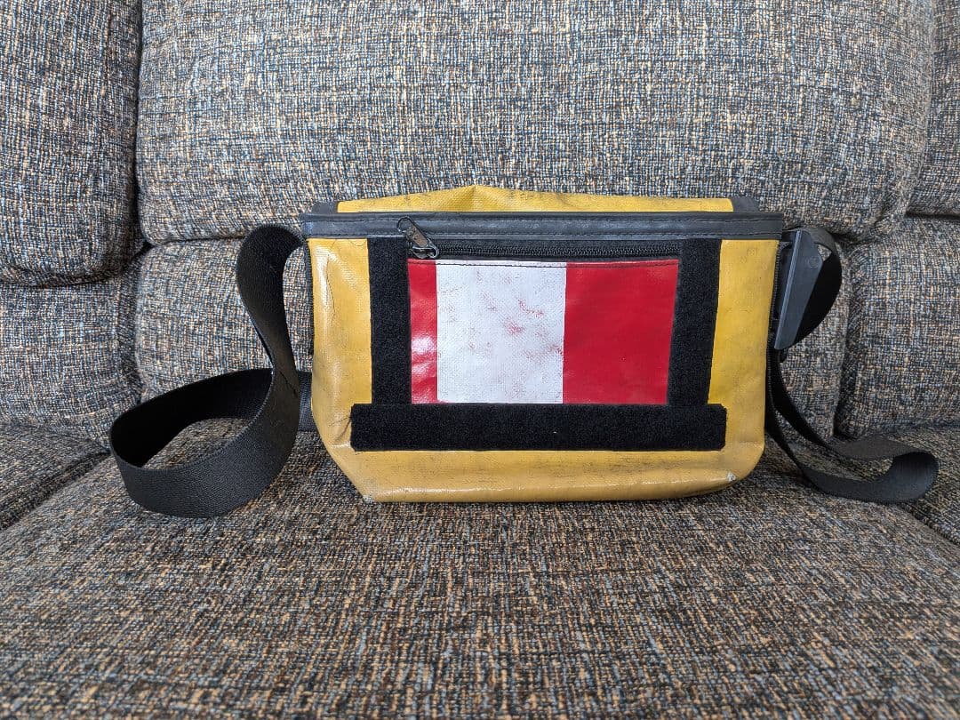 今月末迄の出品です。最終お値下げ！FREITAG　絶版　廃盤　イエロー