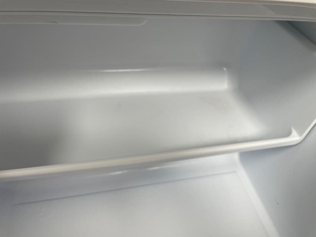 ホワイト冷蔵庫　MR-CX27D 272L