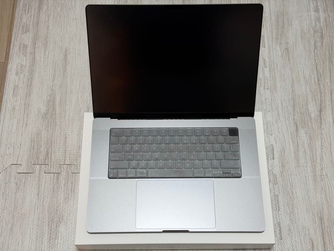 MacBook Pro（M2 Max / RAM 32GB / SSD 1TB）