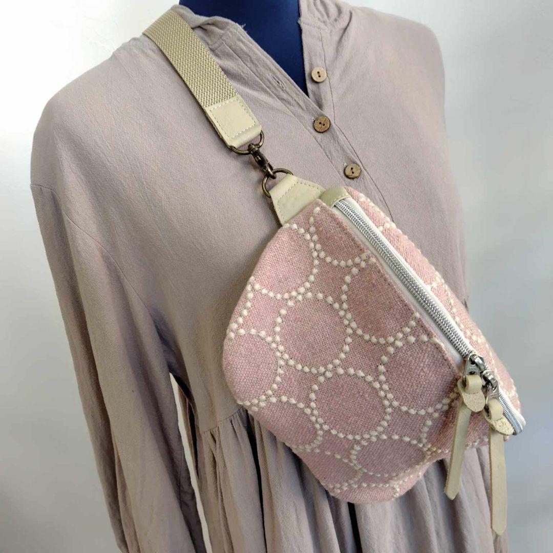 月*陽様 ミナペルホネン/tambourine タンバリンピンク/ボディーバッグ