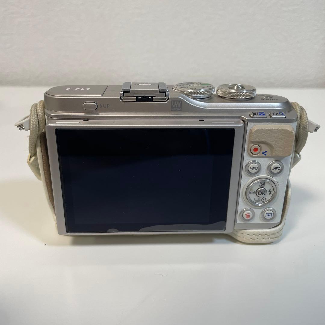 Olympus PEN E-PL9 シルバー レンズ付き